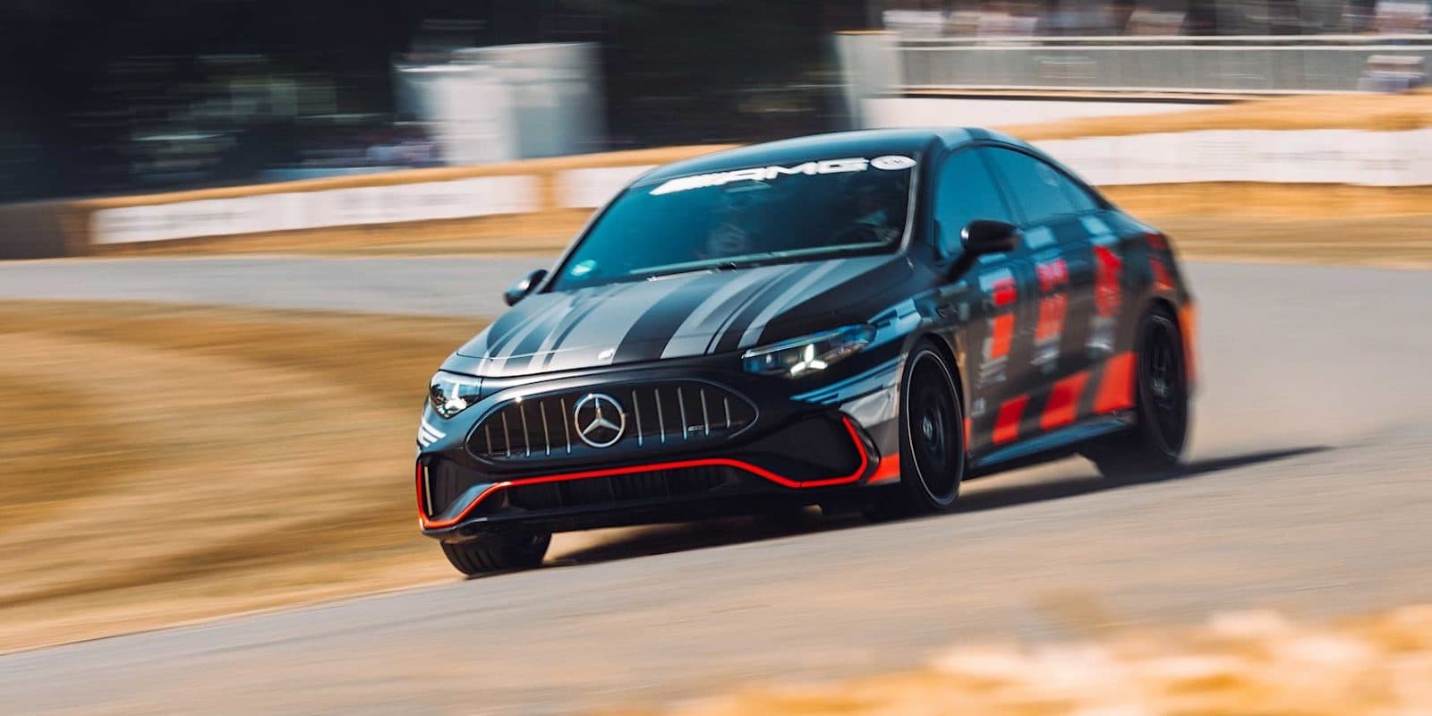 賓士 AMG 電動車聲浪策略，傳統 V12 性能車款市場分析