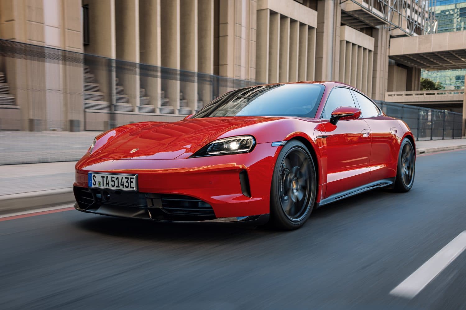 2027 Porsche Taycan 導入模擬換檔功能，同步調整產品策略