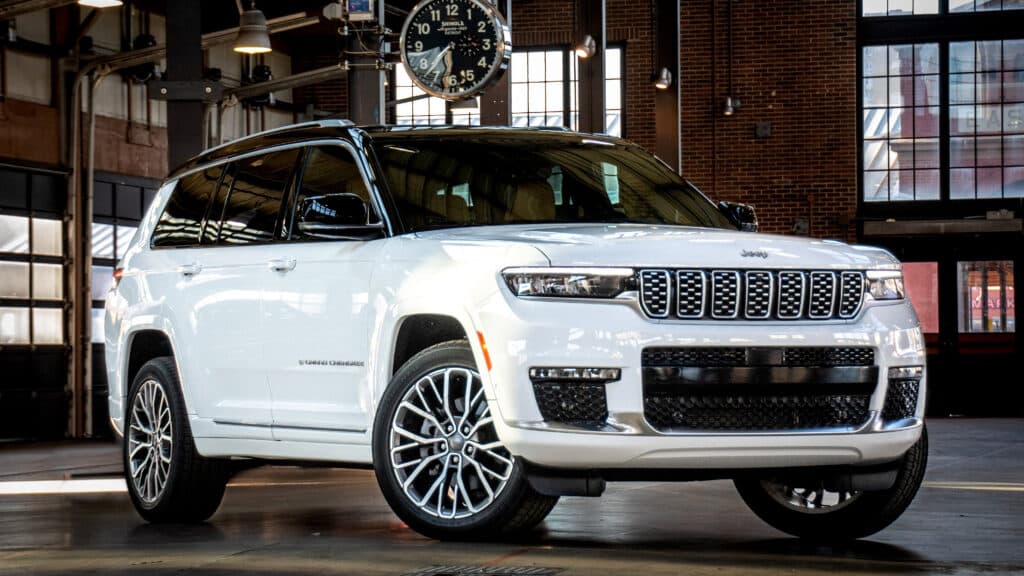 A Jeep Buyer’s Lawsuit Says The Dealer Sold Him A 6,200-Mile Car As New, Forged His Signature, And H