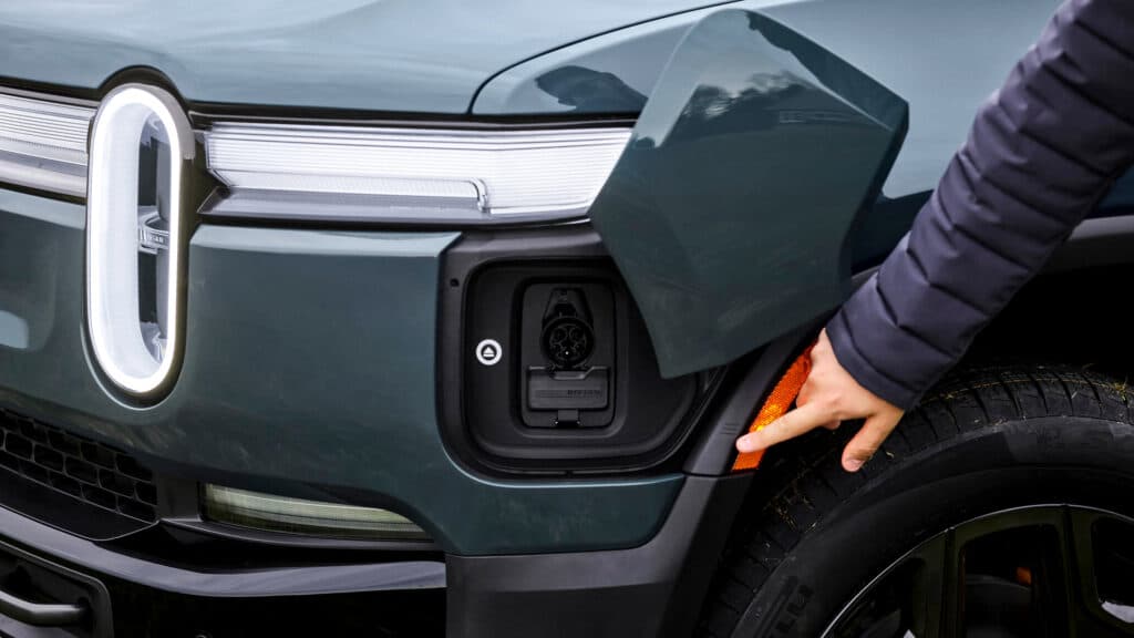 Rivian 2027年 R1S/R1T 導入二排獨立座椅，R2 上市後現溢價轉售現象
