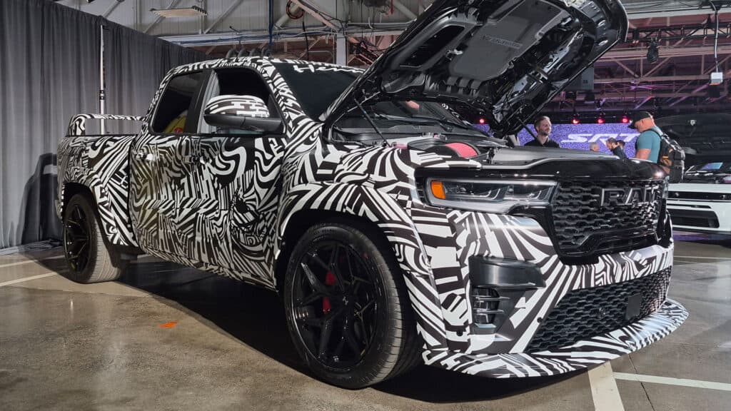 Hennessy 千匹 Ram 1500 Rumble Bee 亮相，原廠 V8 性能受評比