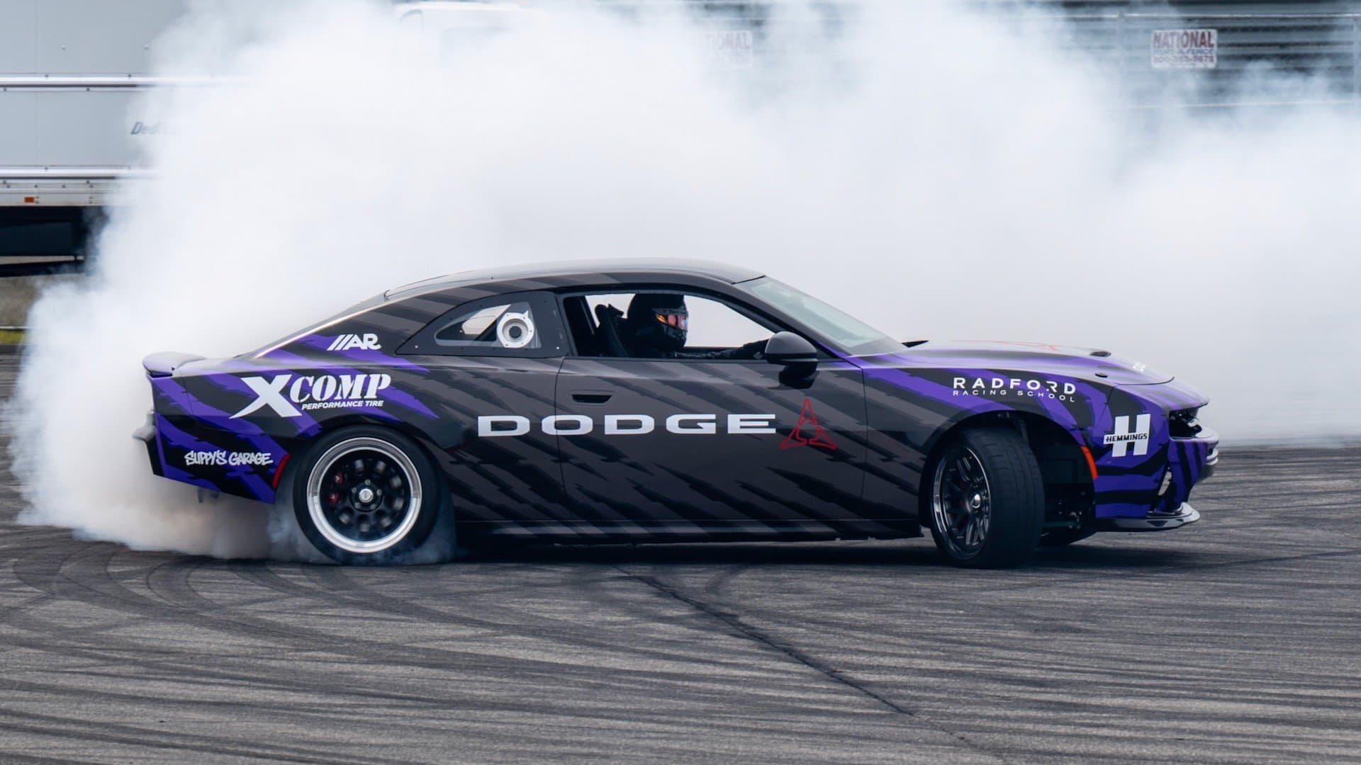 Hennessey Blackbird 挑戰傳統性能車款，Dodge 經典 V8 轉型之路浮現