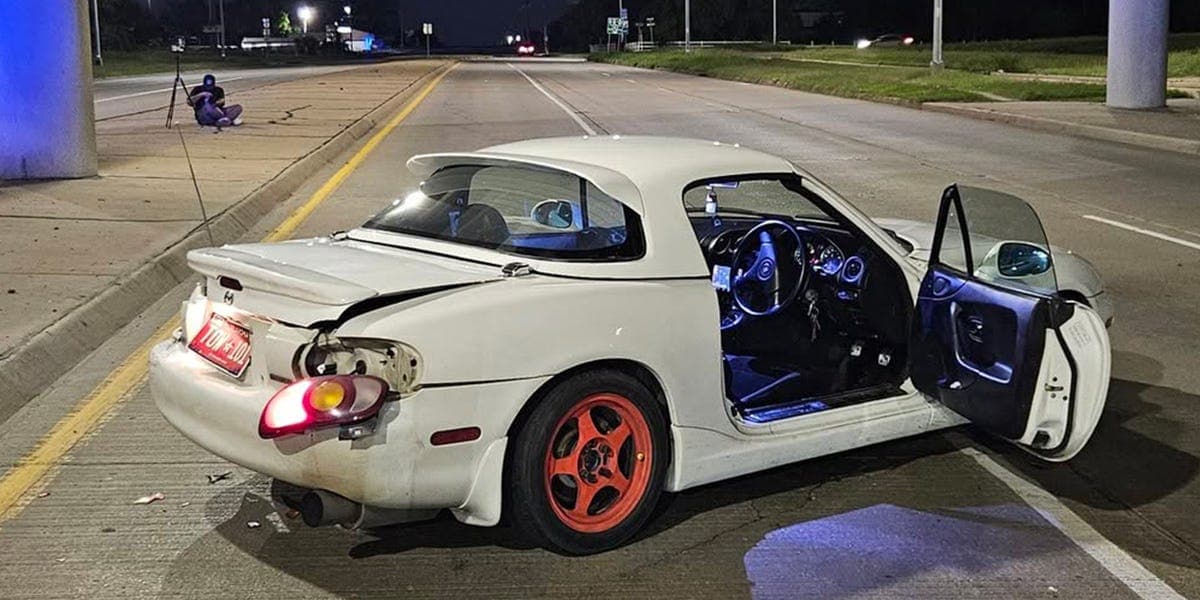 JDM-Spec Mazda Miata Hit by Road Rage Driver, Police Say, Then Karma Intervened