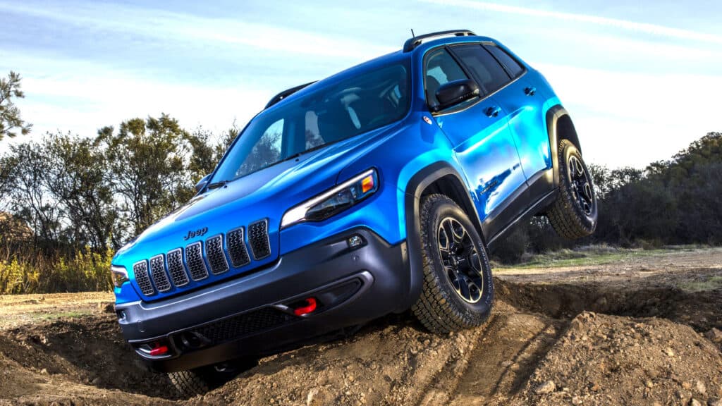 Jeep Cherokee 與 4xe 召回逾 6 萬輛，動力流失及火災風險受矚