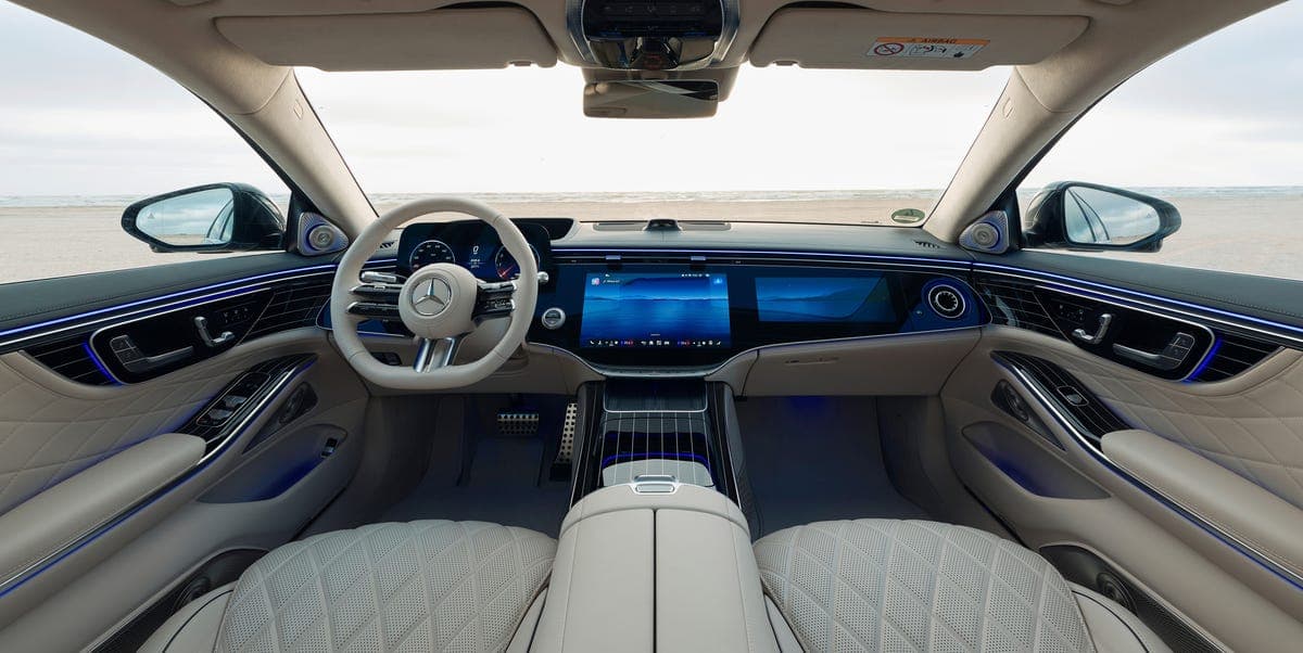 Mercedes-Benz S-Class 改款逾 50% 更新，AMG C-Class 性能回歸六缸，電動車策略轉向