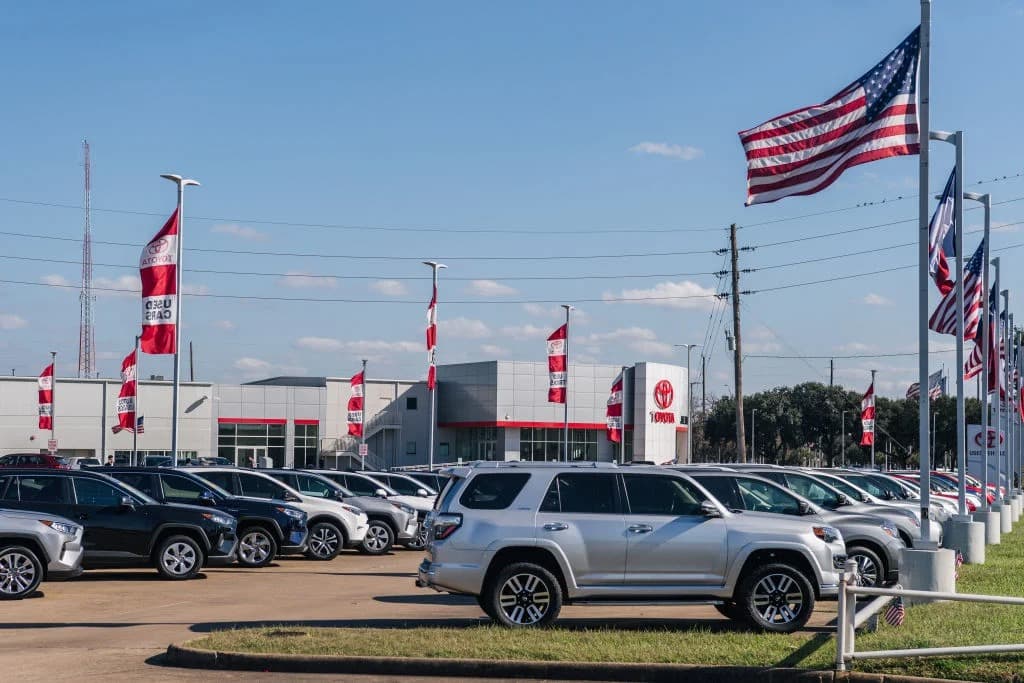 Toyota Might Steal GM’s US Sales Crown Thanks to Hybrids: TDS