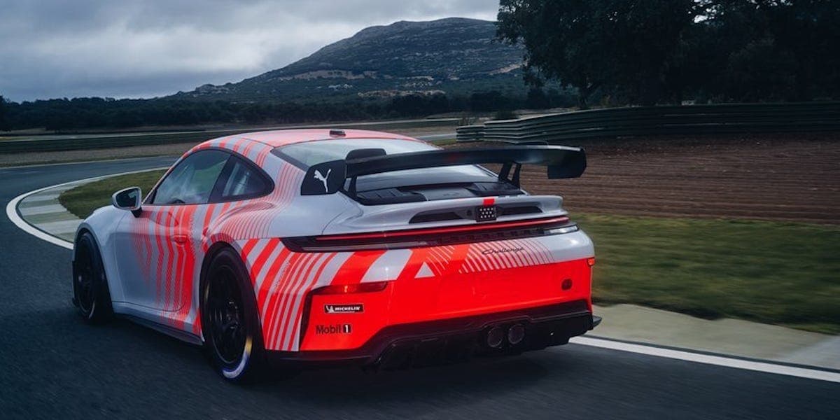 保時捷 911 Challenge 賽車發表，入門級售價 27.5 萬美元