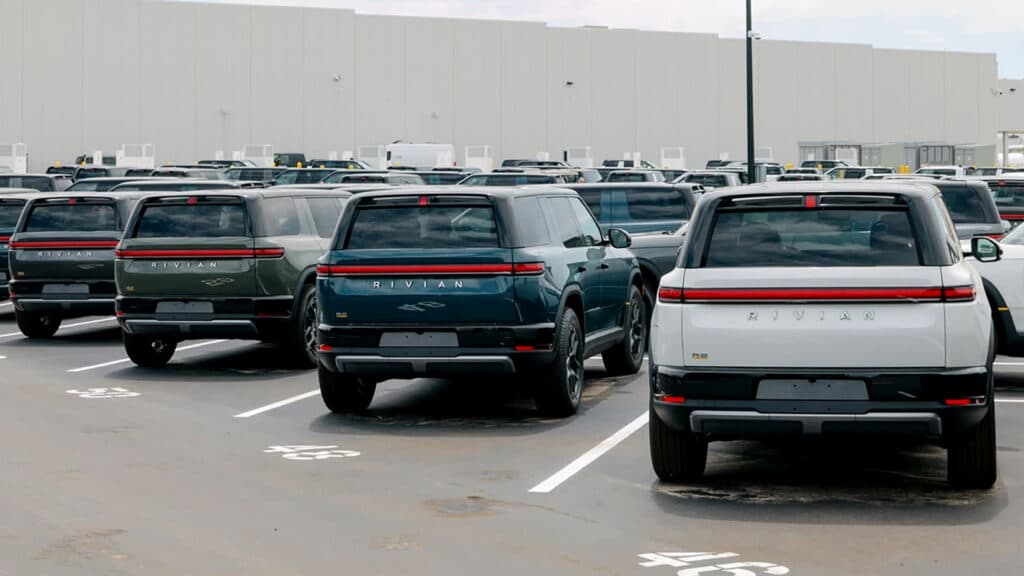 Rivian 投資 1.05 億美元成立小型電動車子公司，同步裁員近 2% 調整策略