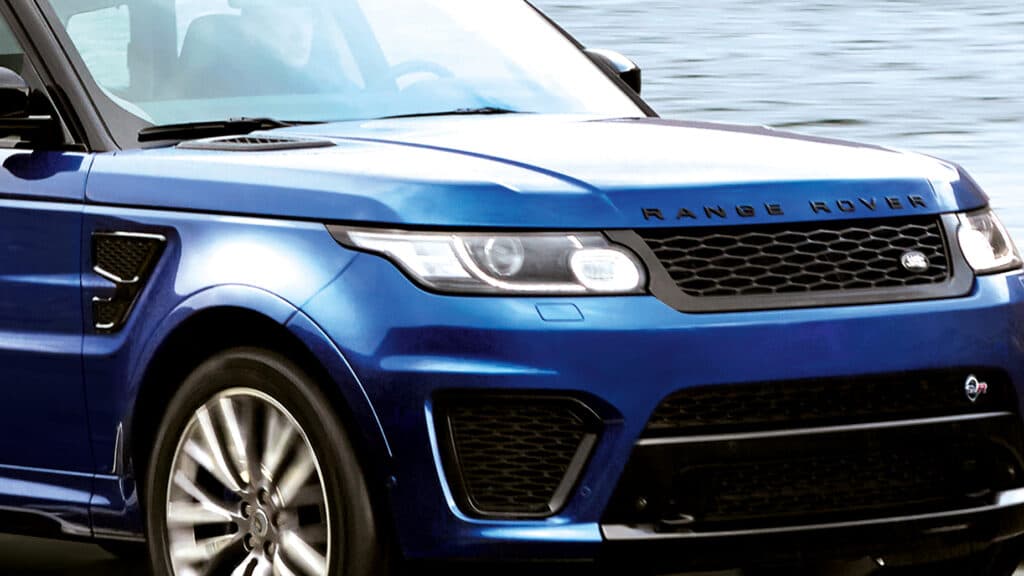 A $160K Range Rover Tried To Rescue A Stuck Ford, The Sea Swallowed Both
