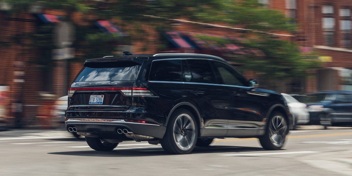 View Exterior Photos of the 2026 Lincoln Aviator Reserve