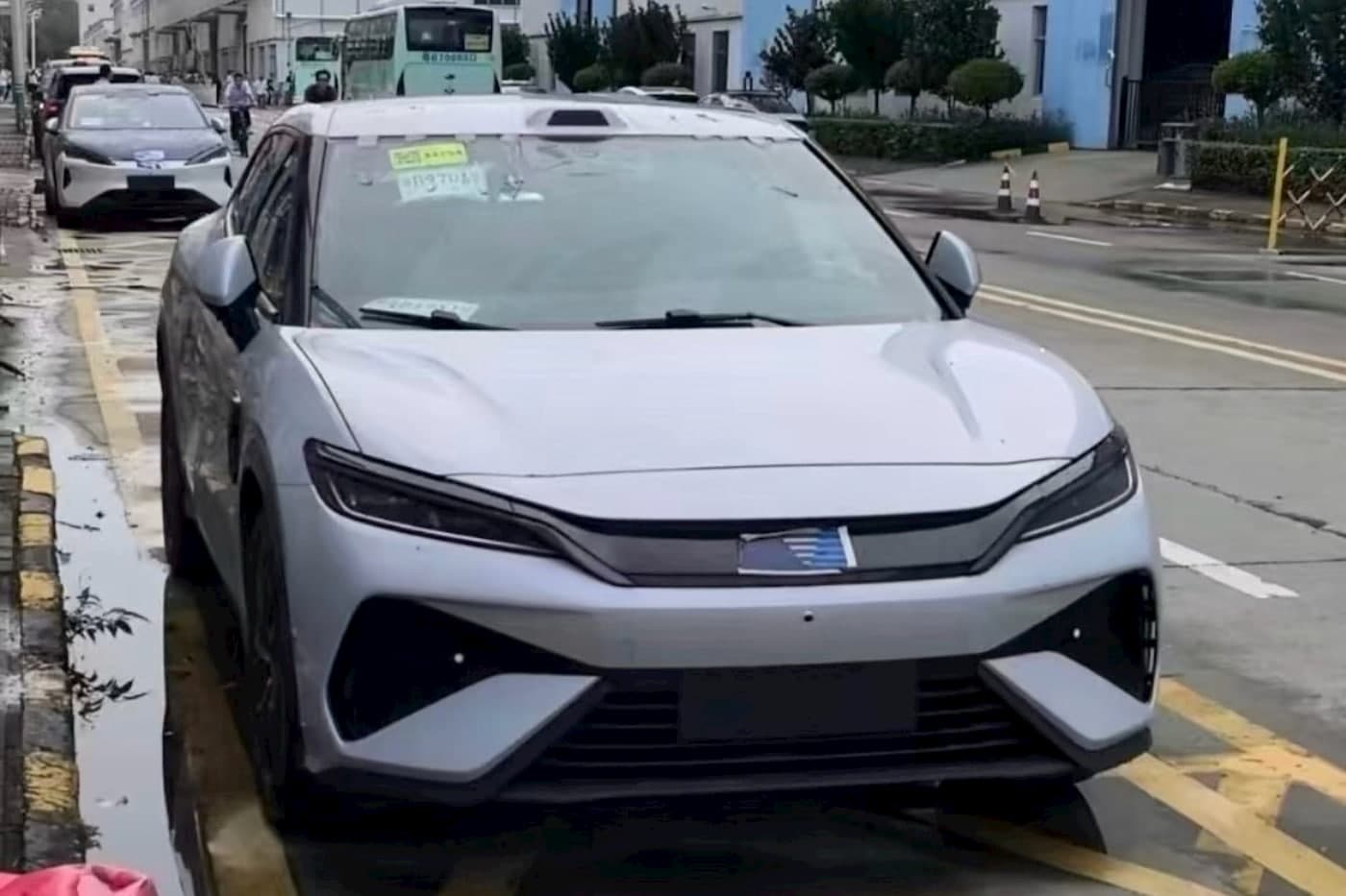 比亞迪多款新車型規格曝光，全球市場策略分化與交付量新高