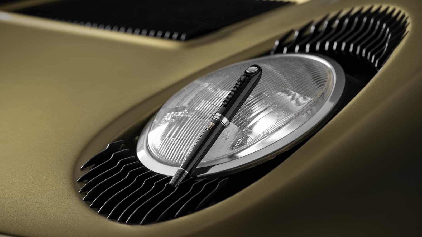 This Lamborghini Miura Tribute Has A Working Headlight, But It's Not A Car