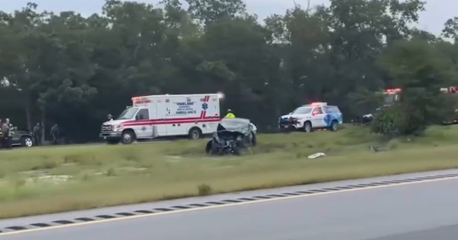 Tesla confirms Autopilot/FSD was ‘engaged’ when car crossed a median and killed a man