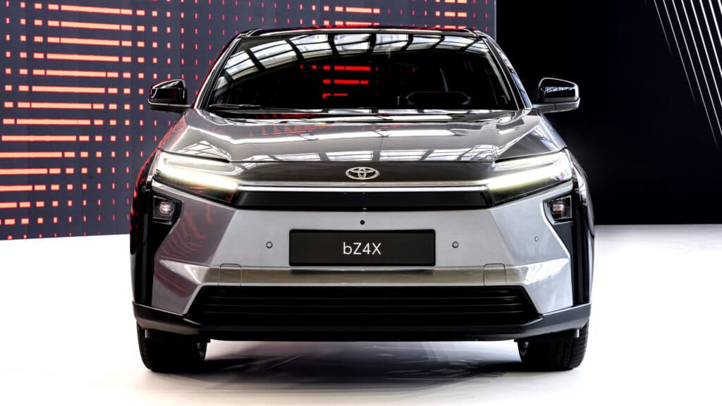 Toyota 多款新車型與召回事件：2027 bZ Woodland 續航 281 英里，Prius PHEV 輸出 220 匹