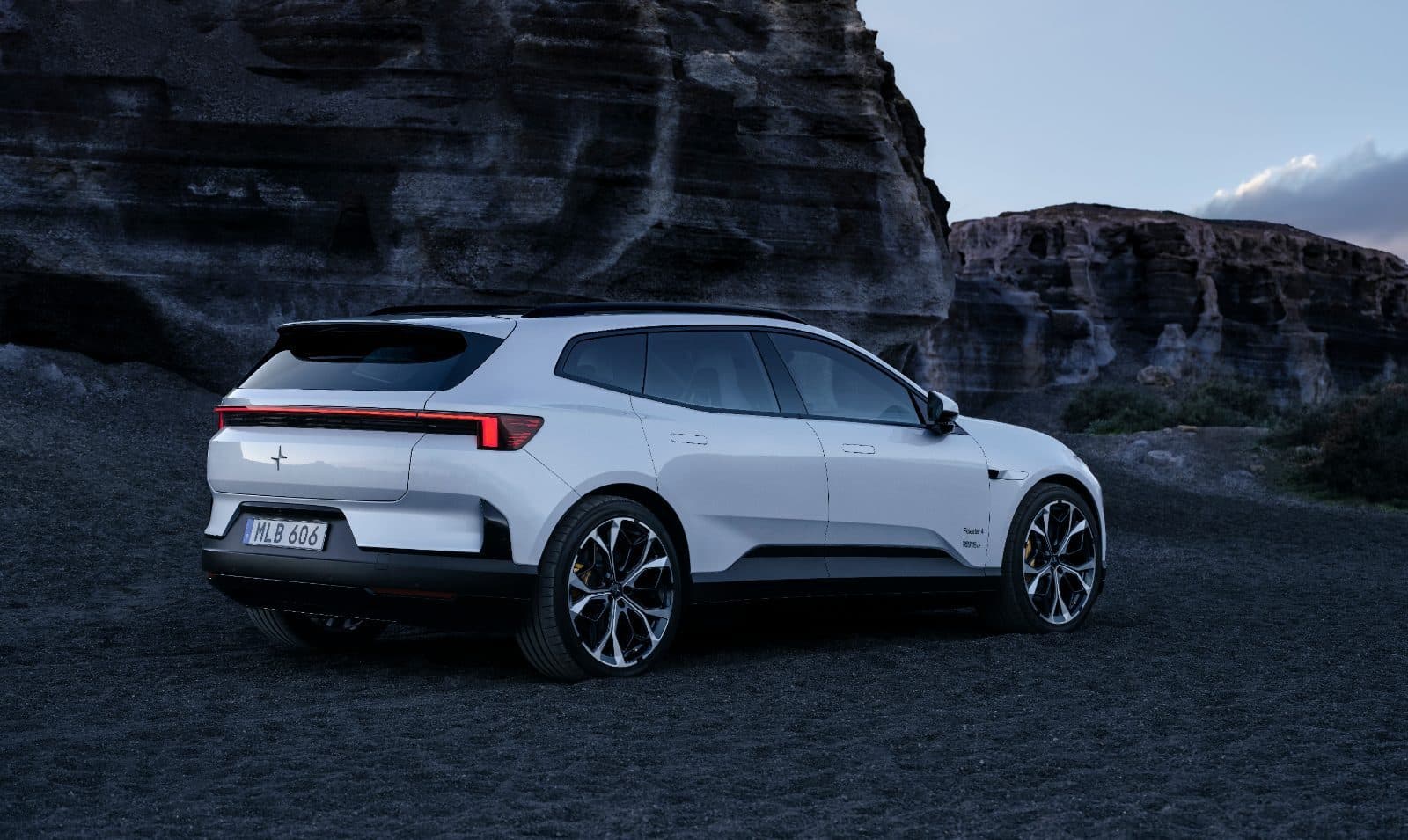 Polestar 4 SUV 發表，歐洲售價 57,900 歐元，續航 630 公里