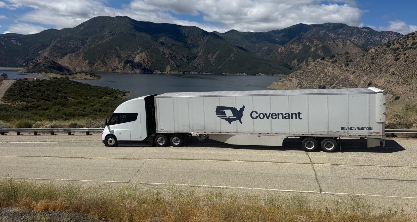 Tesla Semi tackles the Grapevine with a loaded trailer, leaves fleet operator ‘amazed’