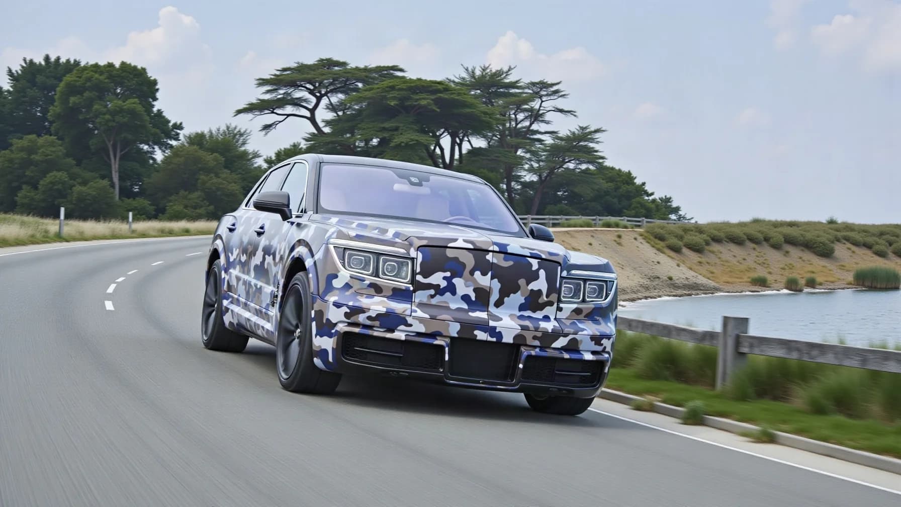 Bentley Torcal 首款電動休旅車型亮相，預計2028年上市