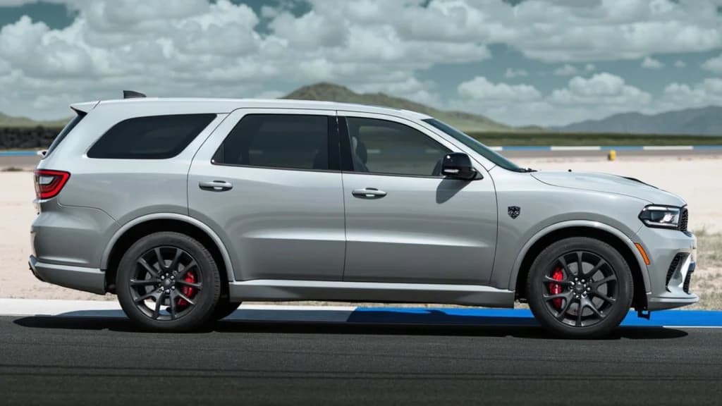 道奇 2027 年 Charger 警用車公布 420 匹馬力規格，數萬輛 Durango 面臨召回