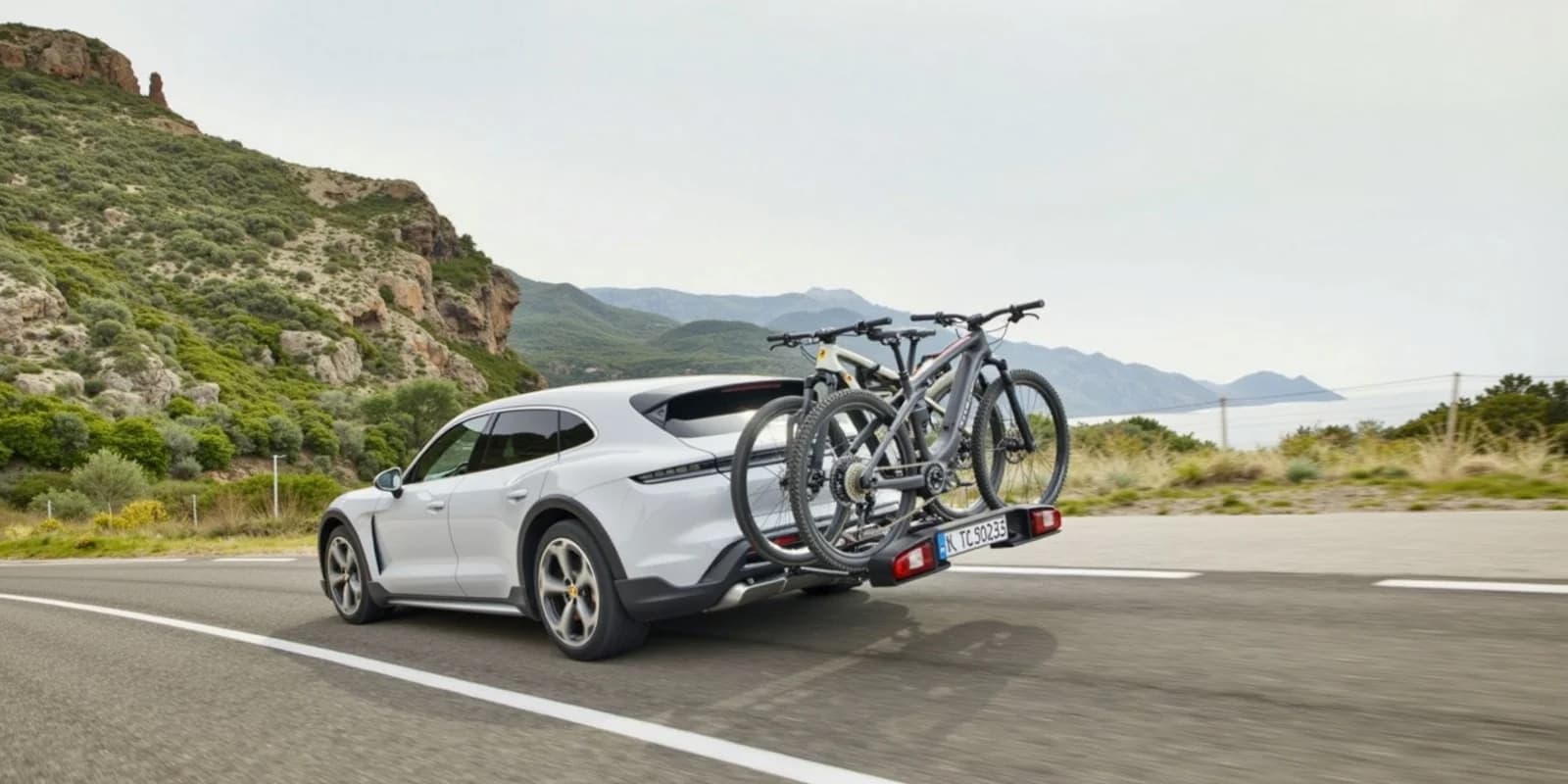 保時捷 2026 年 Cayenne Coupe 電動版發表，最高 1,139 匹馬力