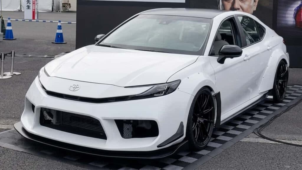 Toyota近期產品動態：Crown Crossover油耗22.4km/L，Camry改裝車馬力達700匹