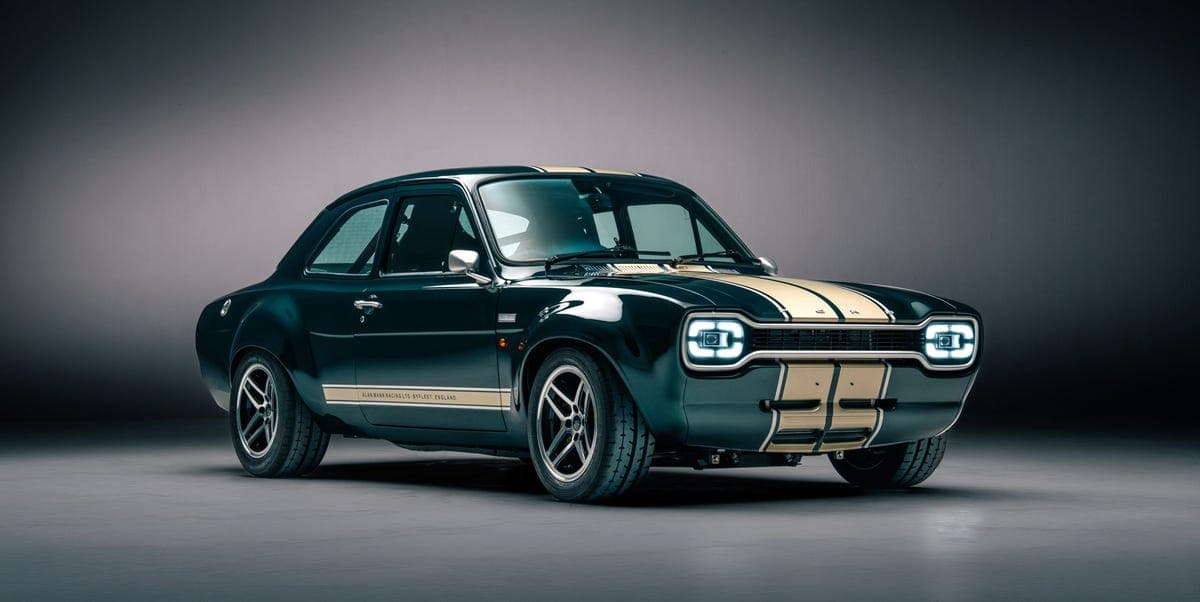 福特展現多元性能車款策略，經典Escort達10,000轉，Mustang獨佔V8手排市場