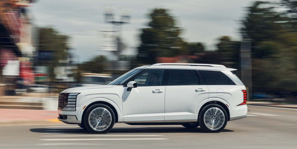 Which Version of the Hyundai Palisade Hybrid Gets You the Most for Your Money?