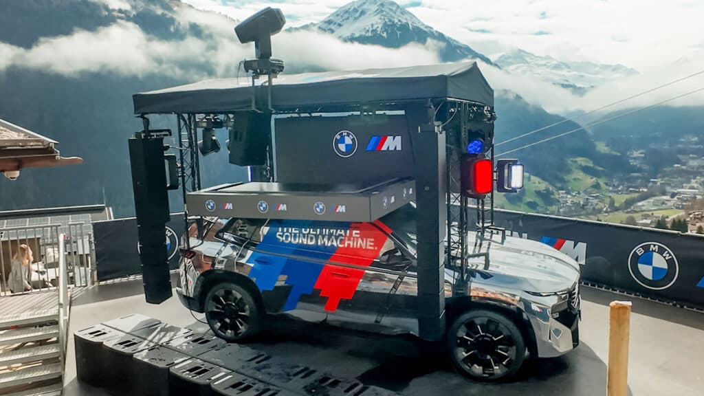 BMW XM Soundmachine 概念車亮相，搭載 748 匹馬力與移動 DJ 舞台