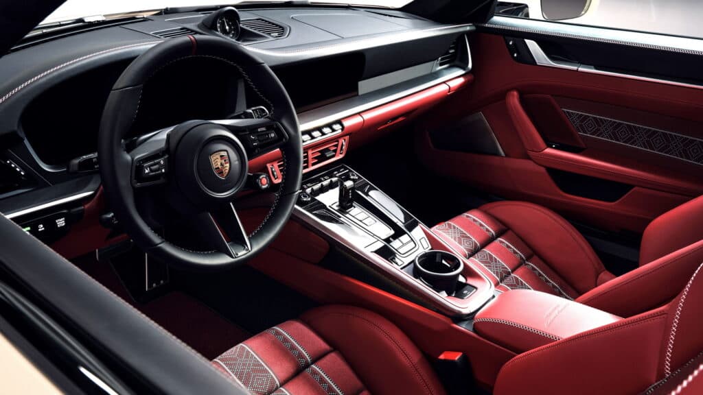 保時捷車型多元發展：911 Turbo S Sadu Edition馬力達701匹，經典車款續寫傳奇