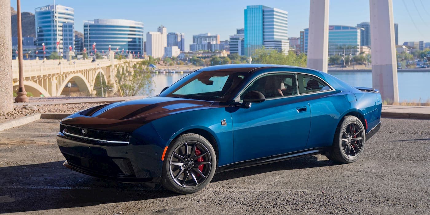 Dodge Charger 2027 年式更新：電動版 Daytona 漲價 1.25 萬美元，V8 引擎確認回歸