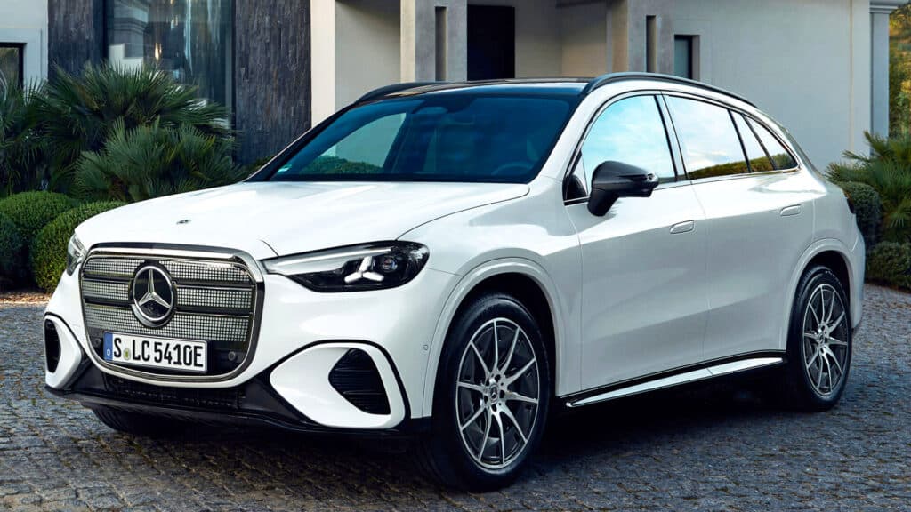 賓士電動車陣容擴增，CLA EV 鎖定 5 萬美元以下市場，並啟動多項策略調整