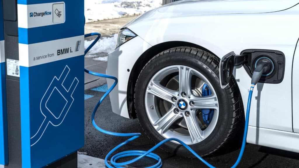 BMW插電式油電車款召回近三萬輛，2016至2020年車型存起火風險