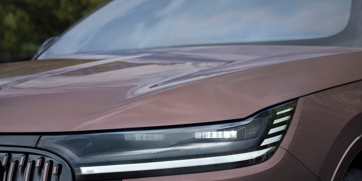 View Photos of the 2027 Lincoln Nautilus
