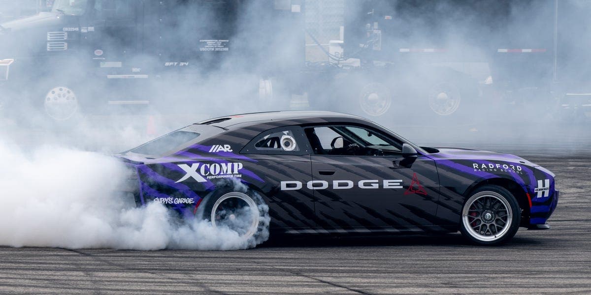 These Drift-Spec Dodge Chargers Have 750 HP and a Manual