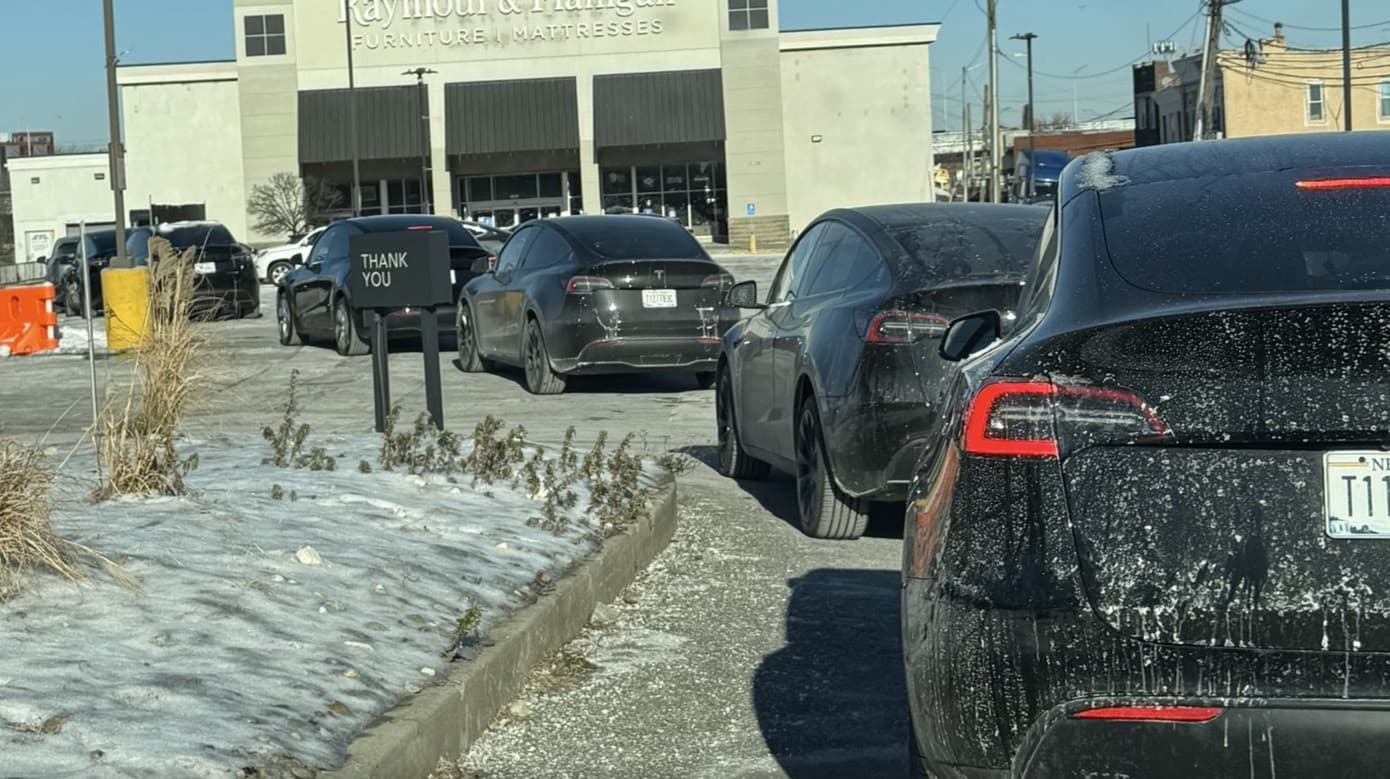 Tesla finally launches Supercharger virtual queue pilot after fights broke out