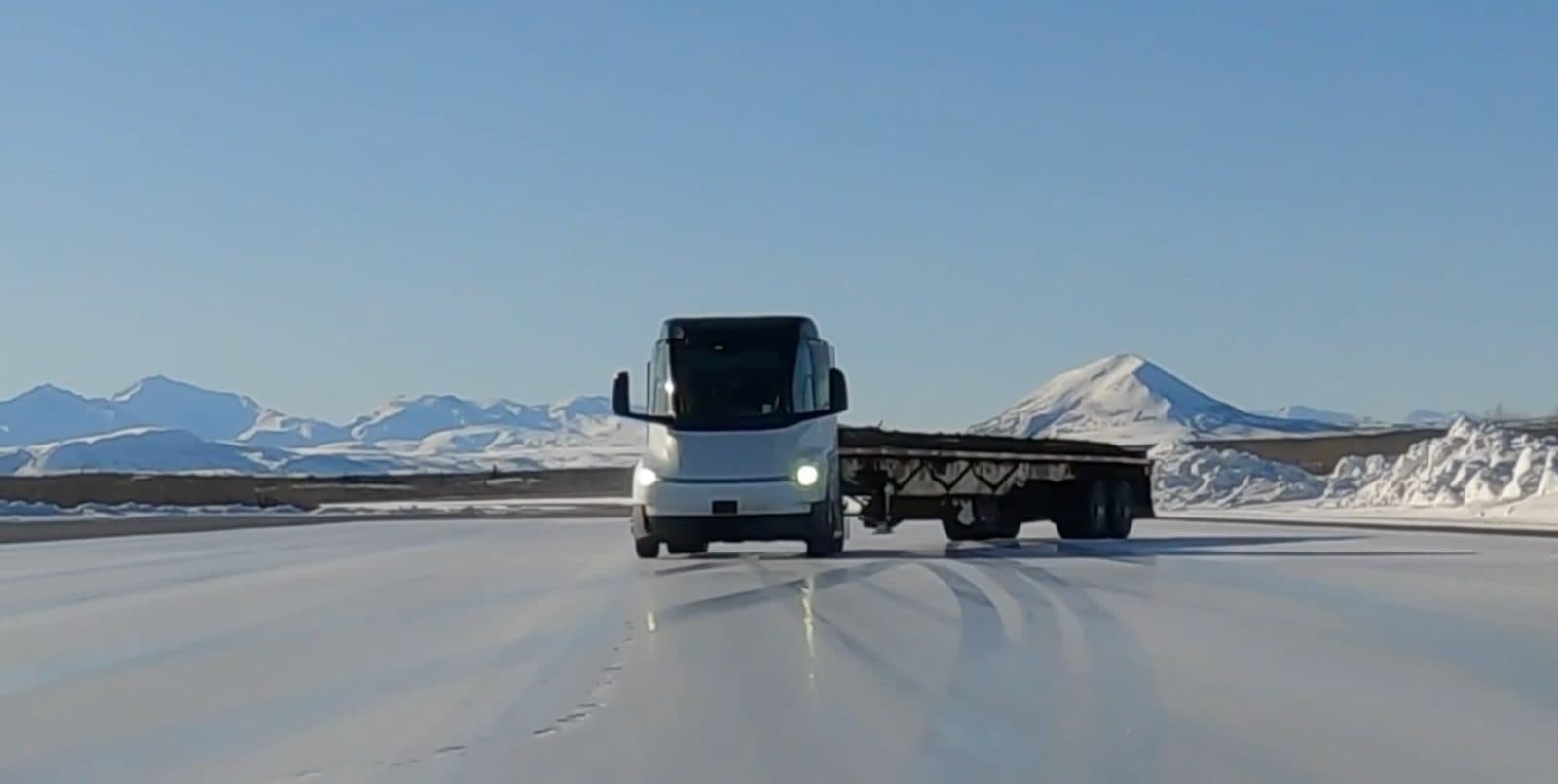 Tesla Semi slides on ice and impressively regains control